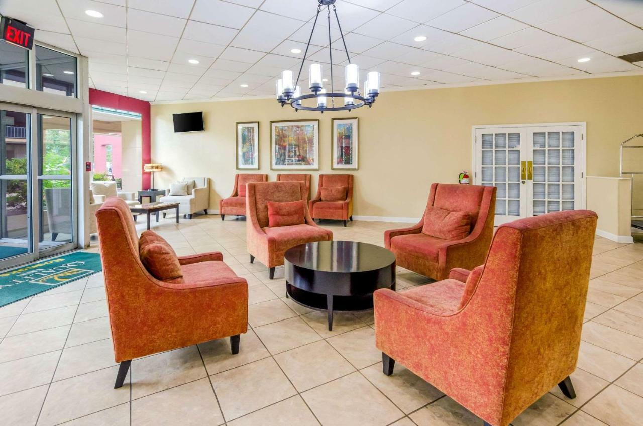 Quality Inn Roanoke Airport Exteriör bild